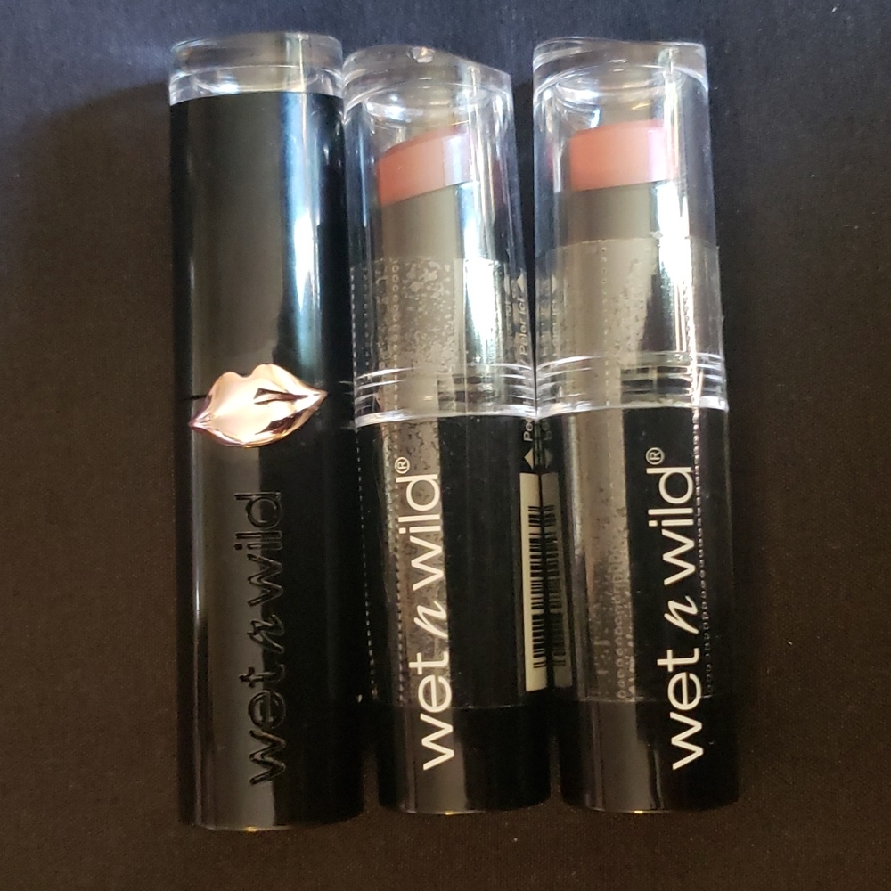 3 wet n wild lipsticks